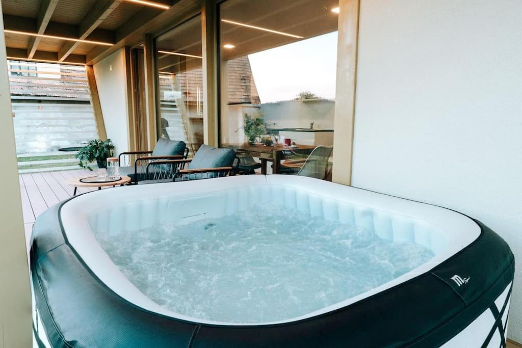 Holiday House Hona Lux Velike Lasce Esterno foto