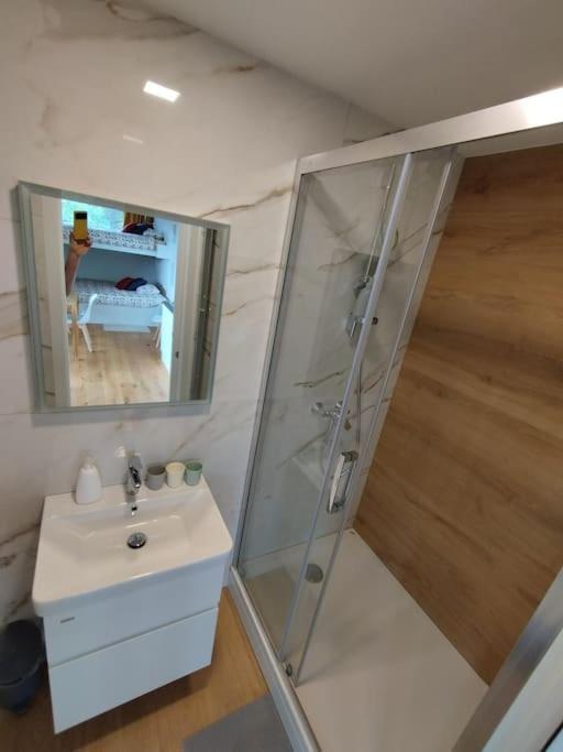 Holiday House Hona Lux Velike Lasce Esterno foto