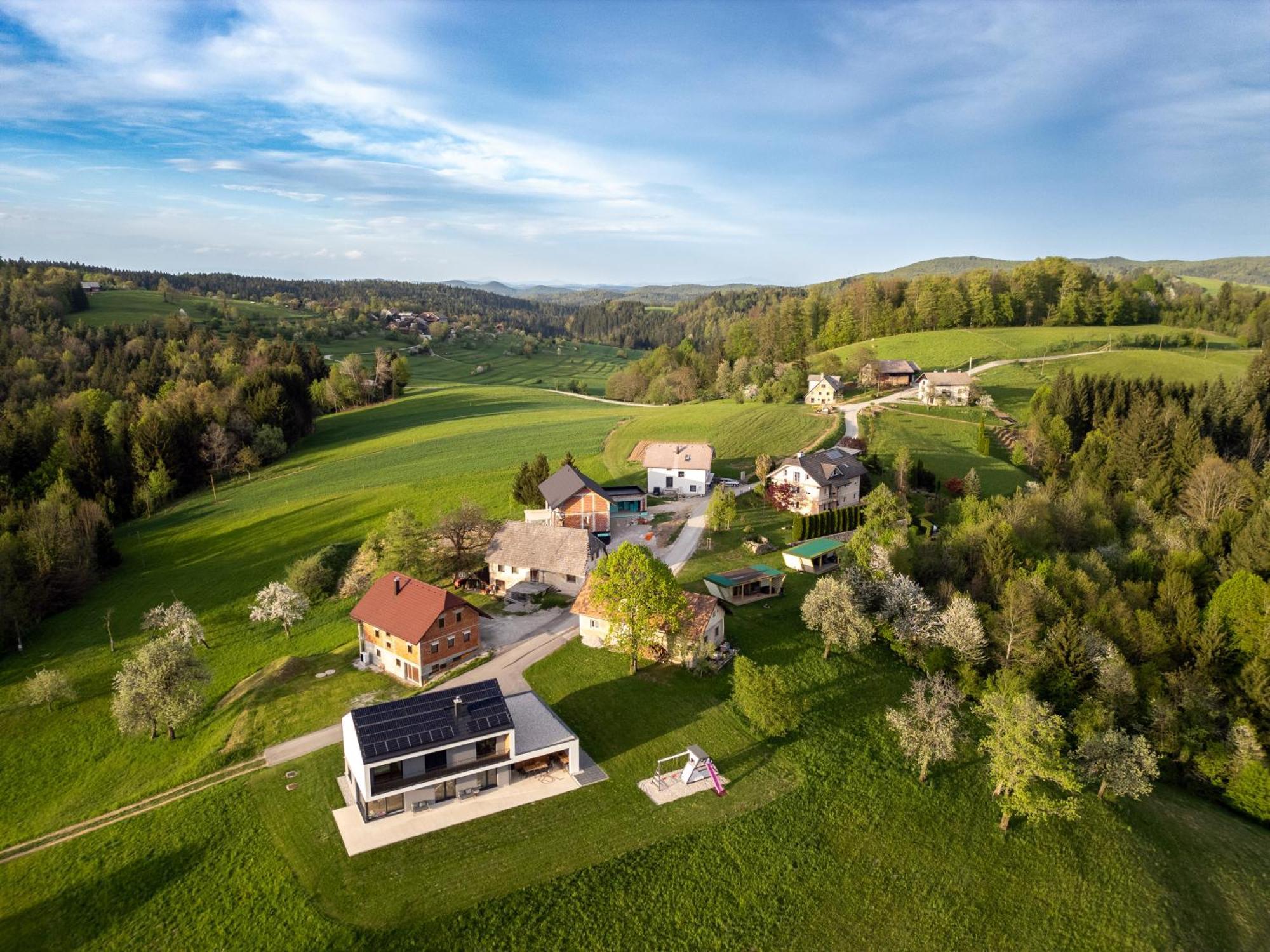 Holiday House Hona Lux Velike Lasce Esterno foto